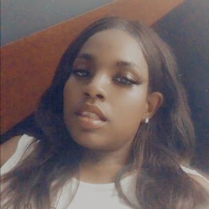 Meet your Posher, Edwina